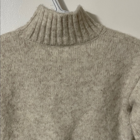 Flat White Los Angelos Cropped Oatmeal Colour Sweater Size Small - Picture 8 of 10